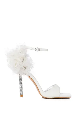 AZALEA WANG CLARICE FEATHER SANDAL WITH RHINESTONE STILETTO HEEL IN WHITE