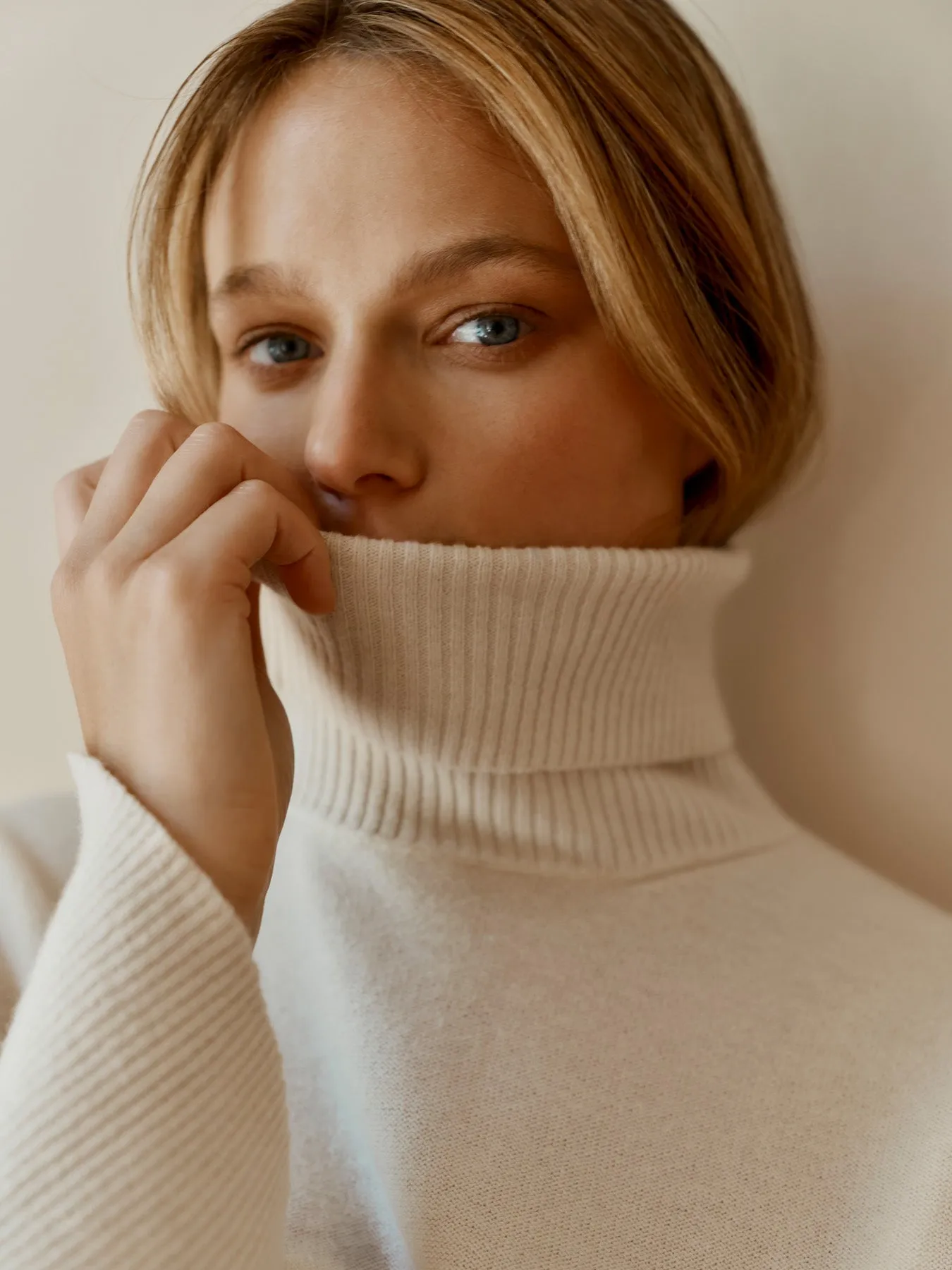 Inside Out Turtleneck (Ivory)